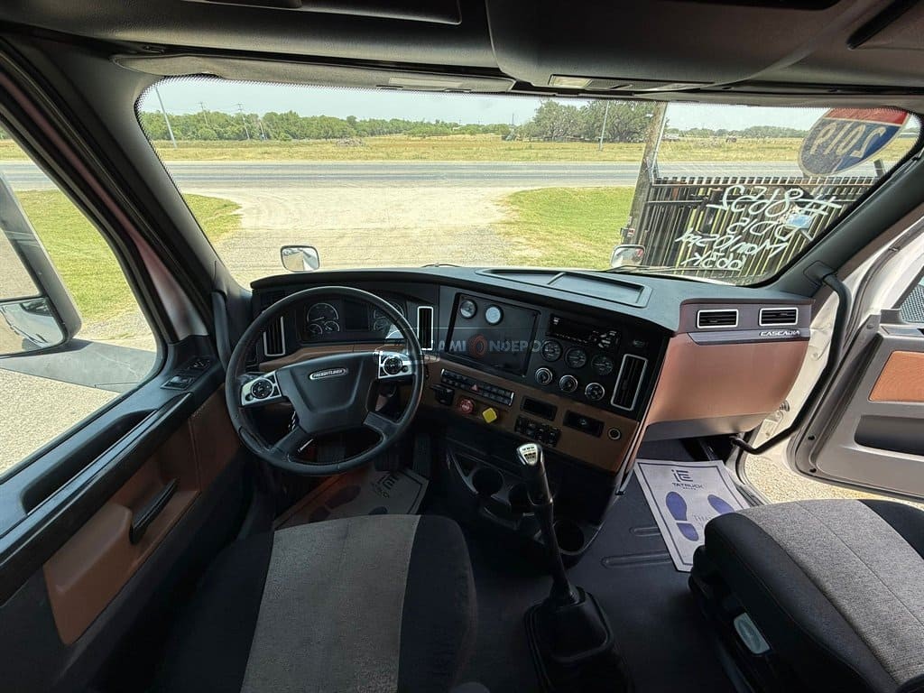 Truck Thumbnail 6