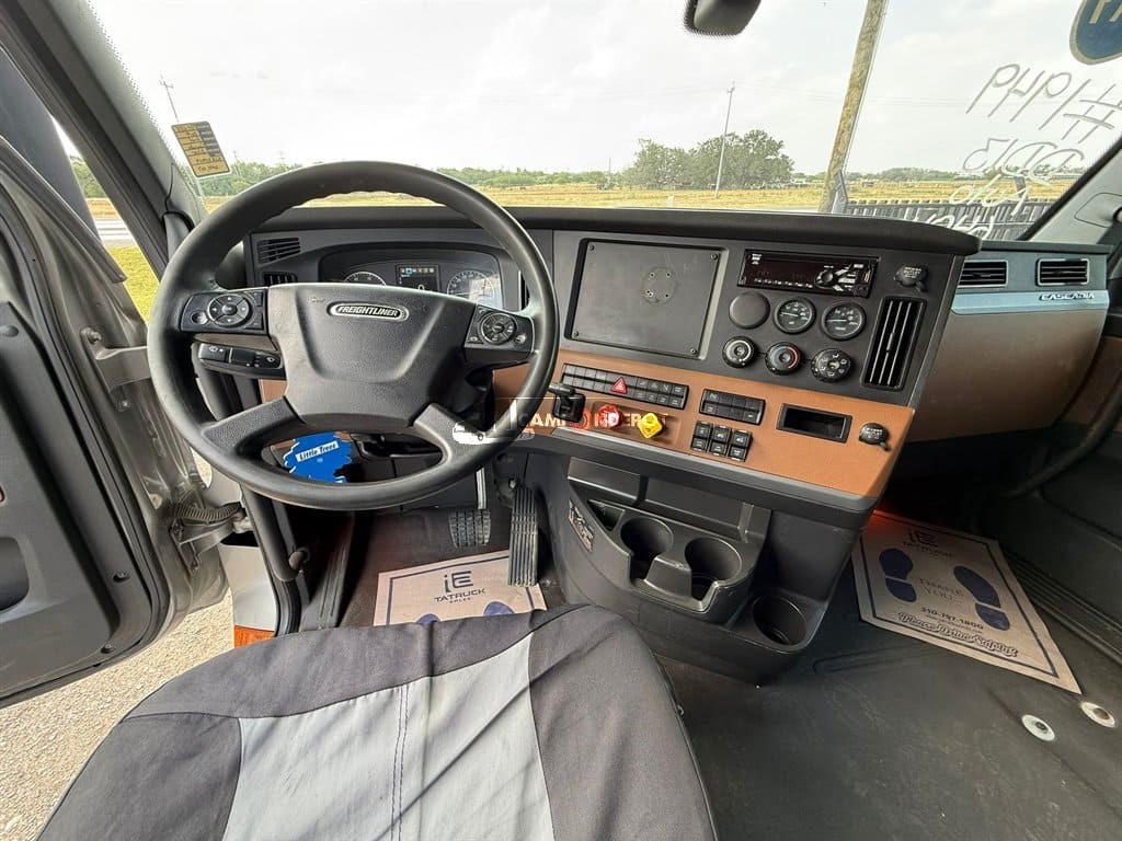 Truck Thumbnail 6