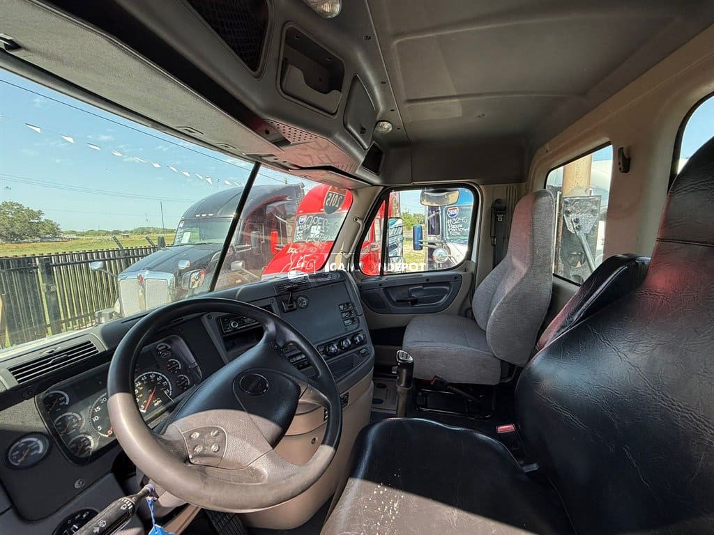 Truck Thumbnail 6