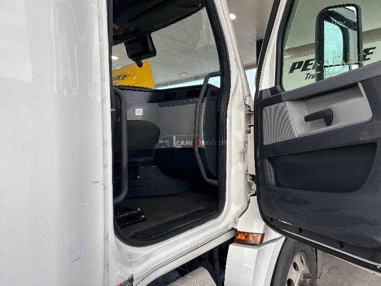Truck Thumbnail 8