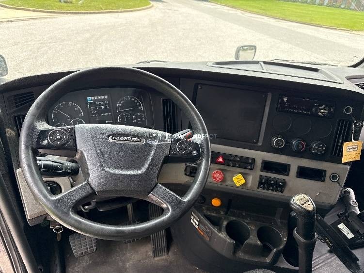 Truck Thumbnail 6
