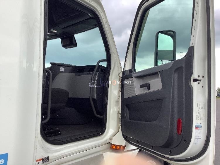Truck Thumbnail 9