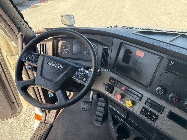 Truck Thumbnail 7