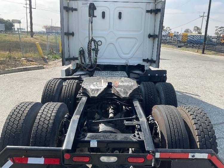 Truck Thumbnail 6