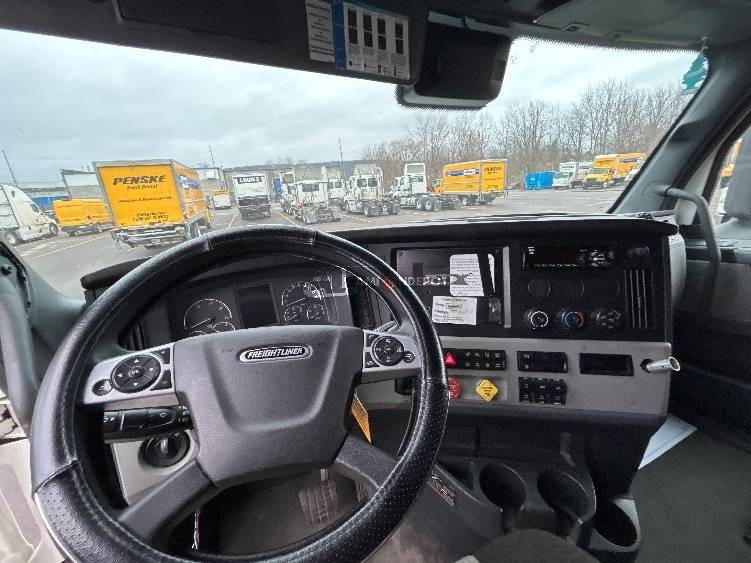 Truck Thumbnail 5