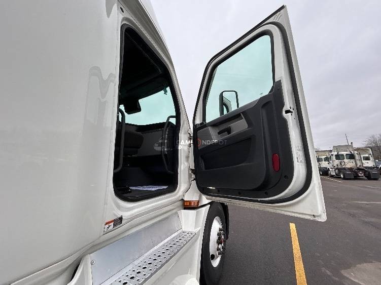 Truck Thumbnail 7