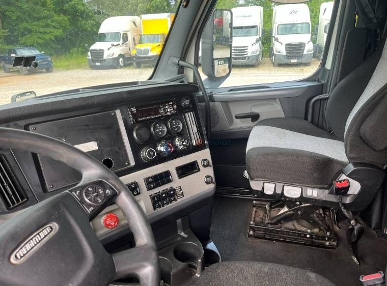 Truck Thumbnail 6
