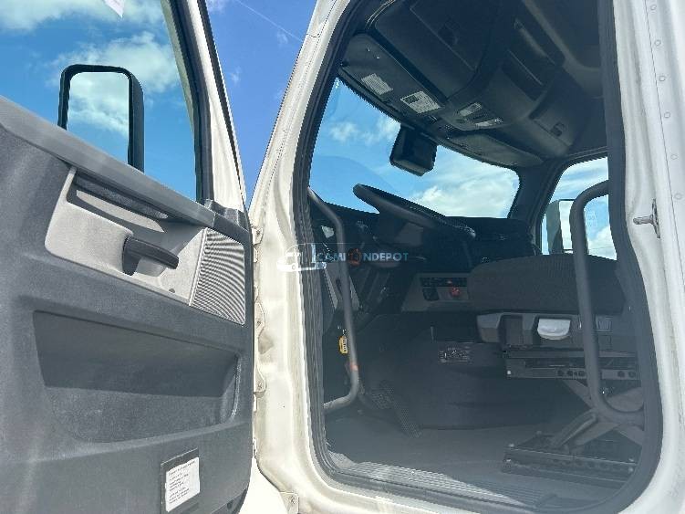 Truck Thumbnail 5