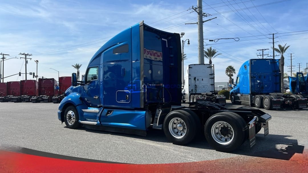 Truck Thumbnail 2