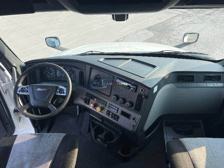 Truck Thumbnail 8