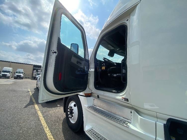 Truck Thumbnail 7
