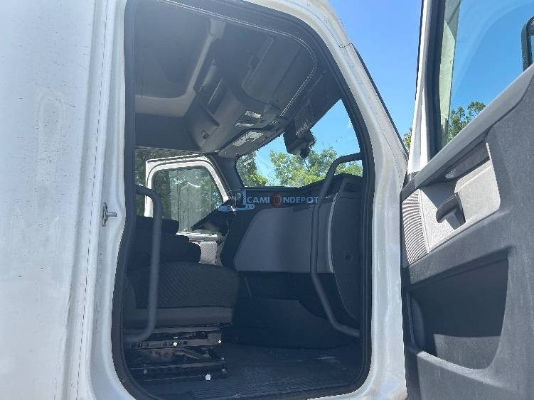 Truck Thumbnail 8