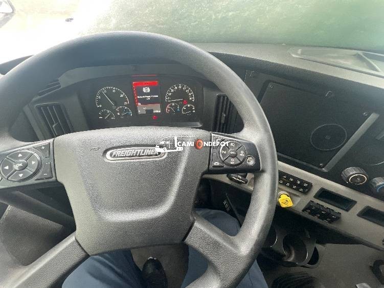 Truck Thumbnail 6