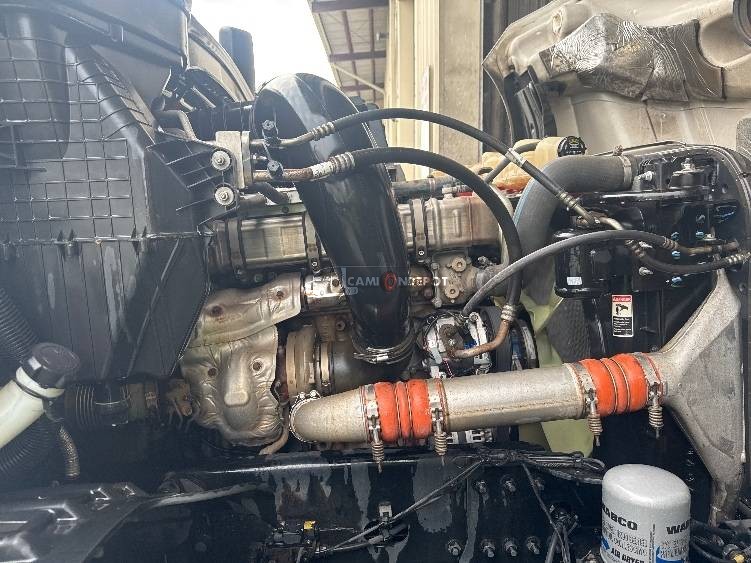 Truck Thumbnail 10