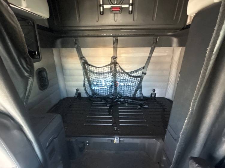 Truck Thumbnail 10