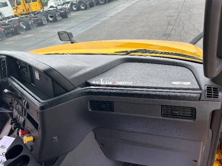 Truck Thumbnail 8
