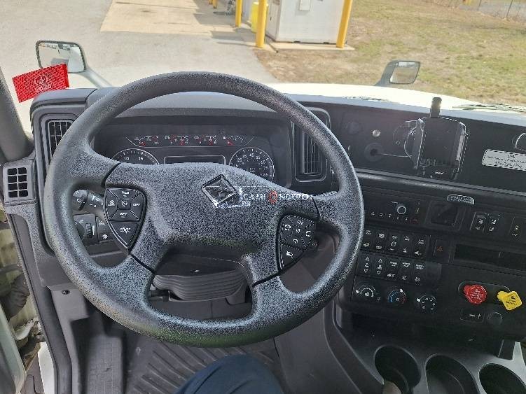 Truck Thumbnail 9