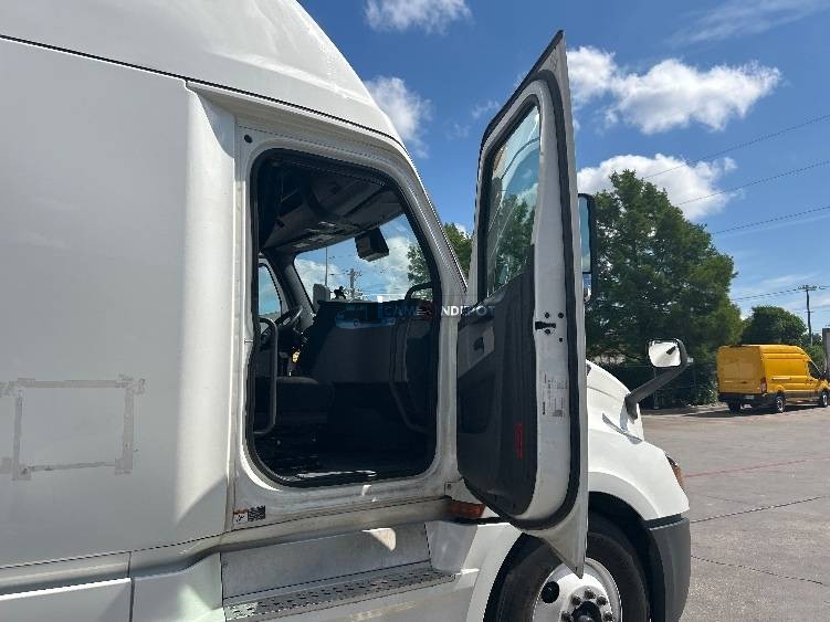 Truck Thumbnail 8