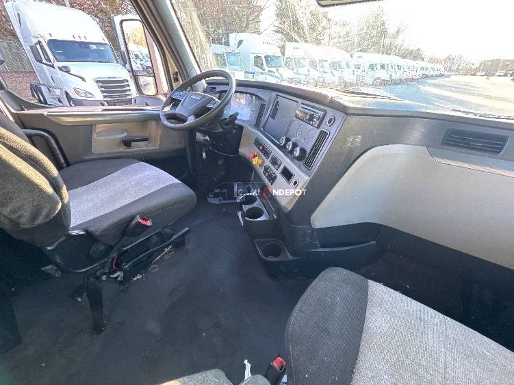 Truck Thumbnail 10