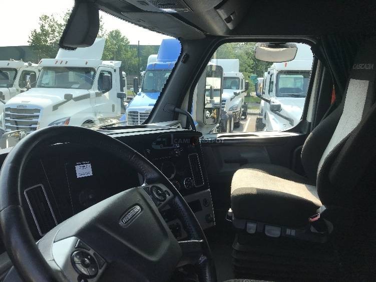 Truck Thumbnail 6