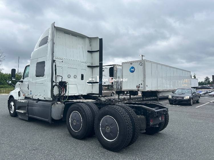 Truck Thumbnail 4