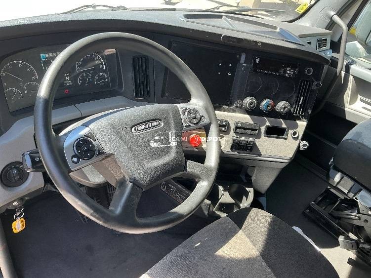 Truck Thumbnail 6
