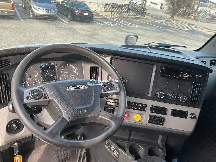 Truck Thumbnail 8