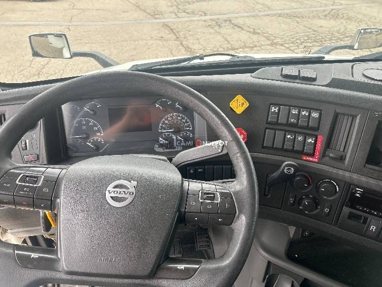 Truck Thumbnail 6
