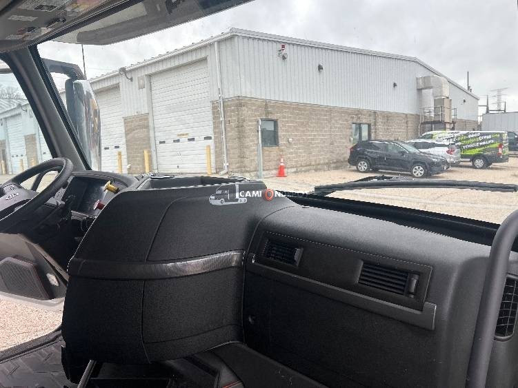Truck Thumbnail 7