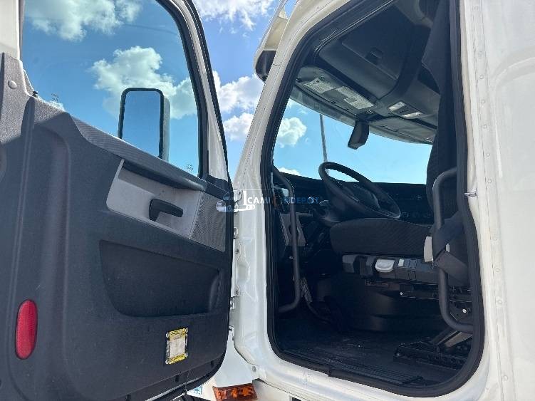 Truck Thumbnail 5