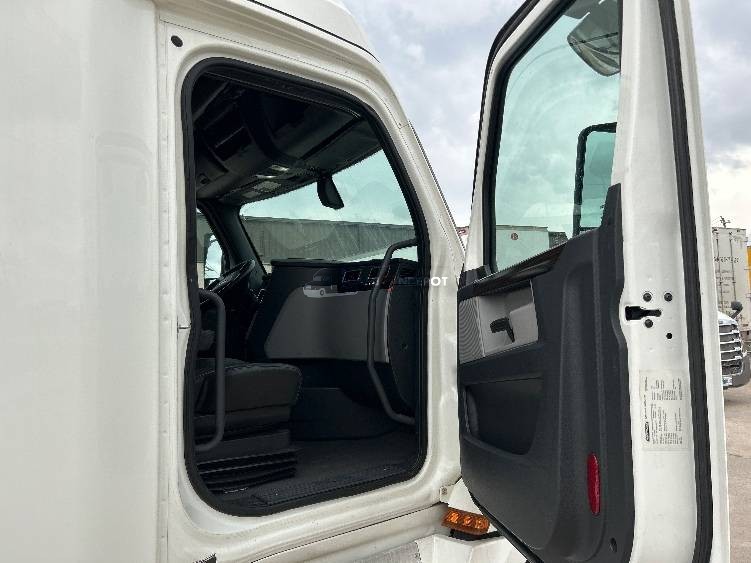Truck Thumbnail 7