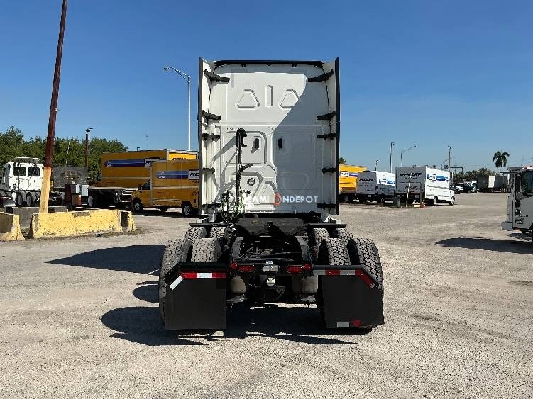 Truck Thumbnail 6