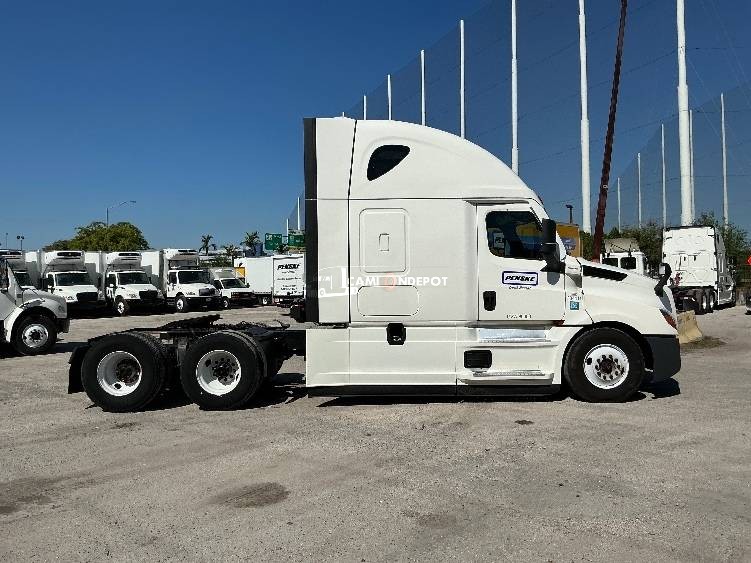 Truck Thumbnail 8
