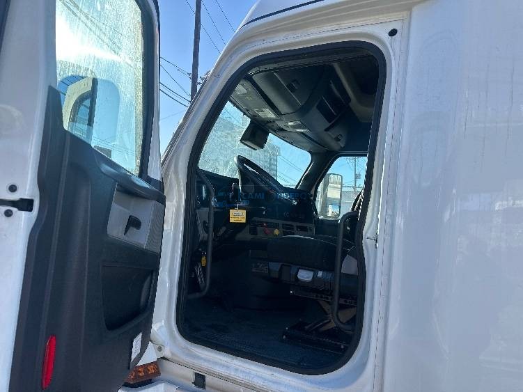 Truck Thumbnail 5