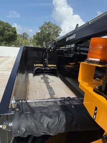 Truck Thumbnail 4