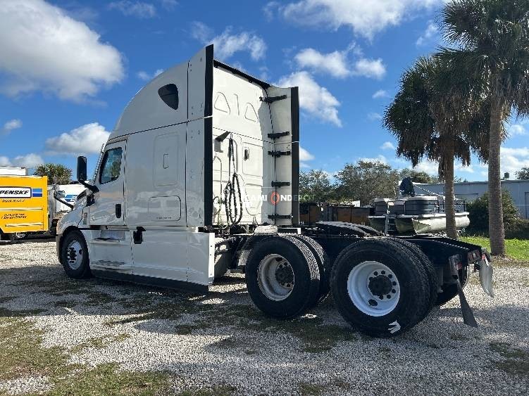 Truck Thumbnail 5