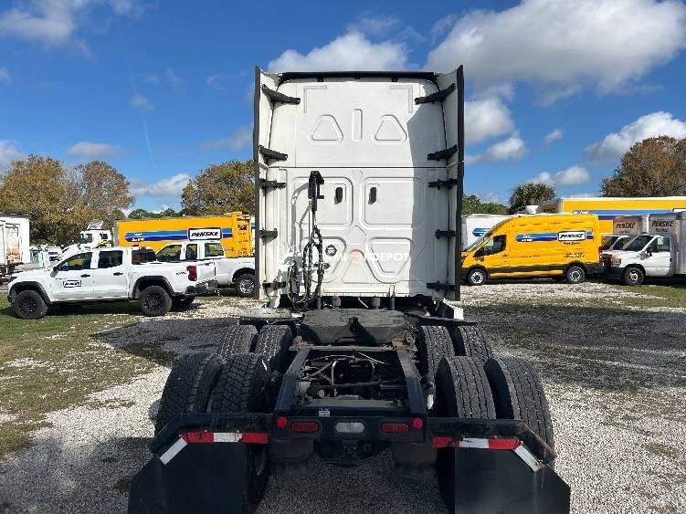 Truck Thumbnail 6