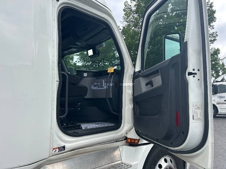 Truck Thumbnail 8