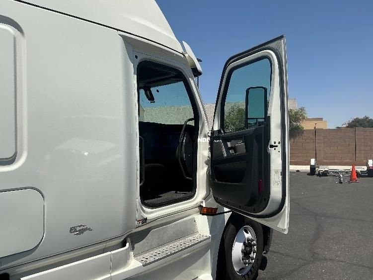 Truck Thumbnail 8