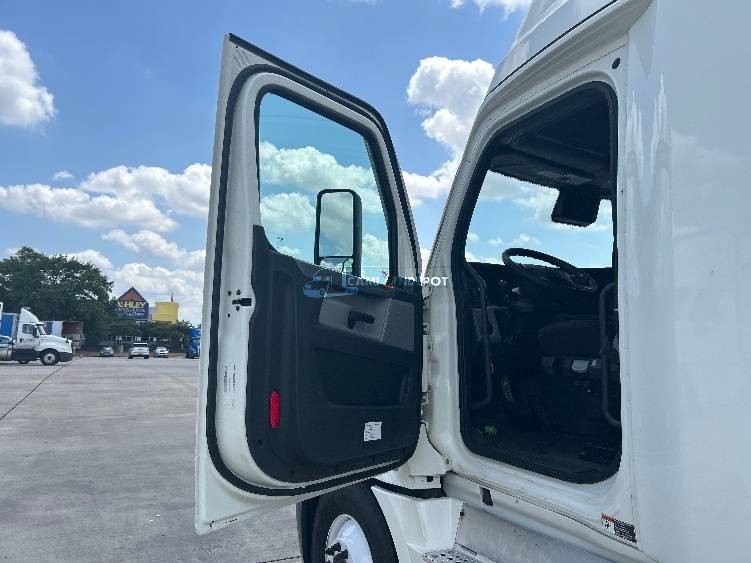 Truck Thumbnail 7