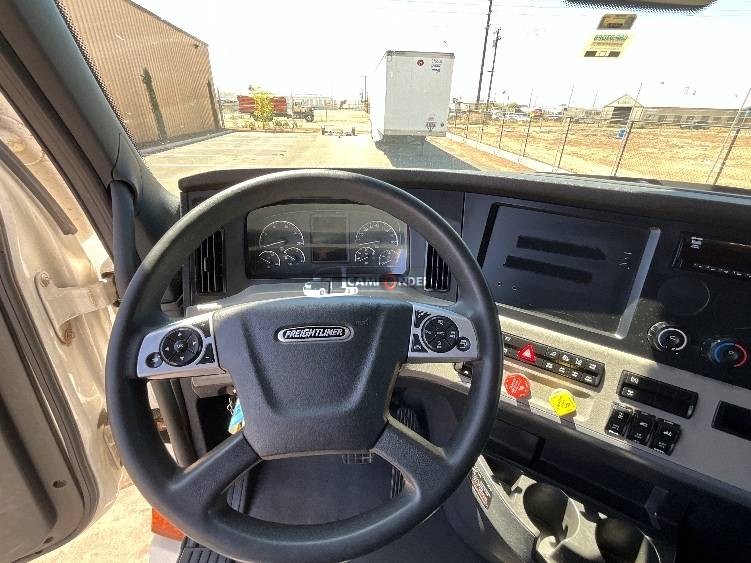 Truck Thumbnail 10