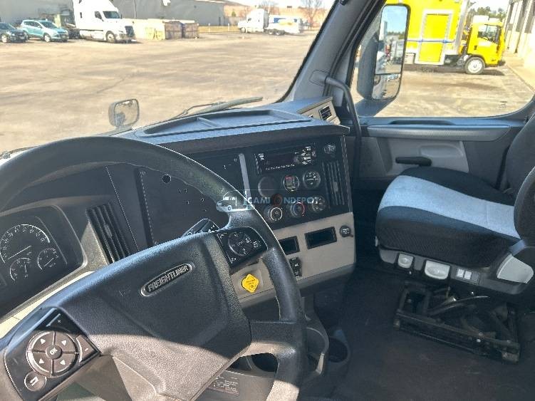 Truck Thumbnail 6