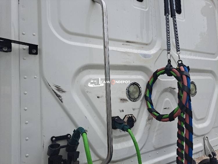 Truck Thumbnail 12