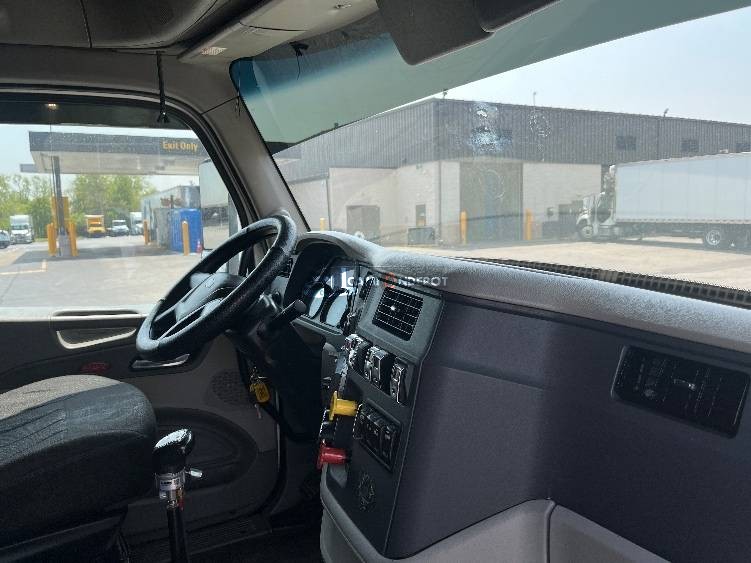 Truck Thumbnail 10