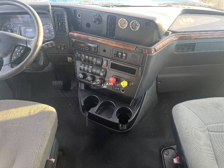 Truck Thumbnail 9