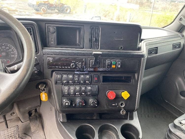 Truck Thumbnail 9