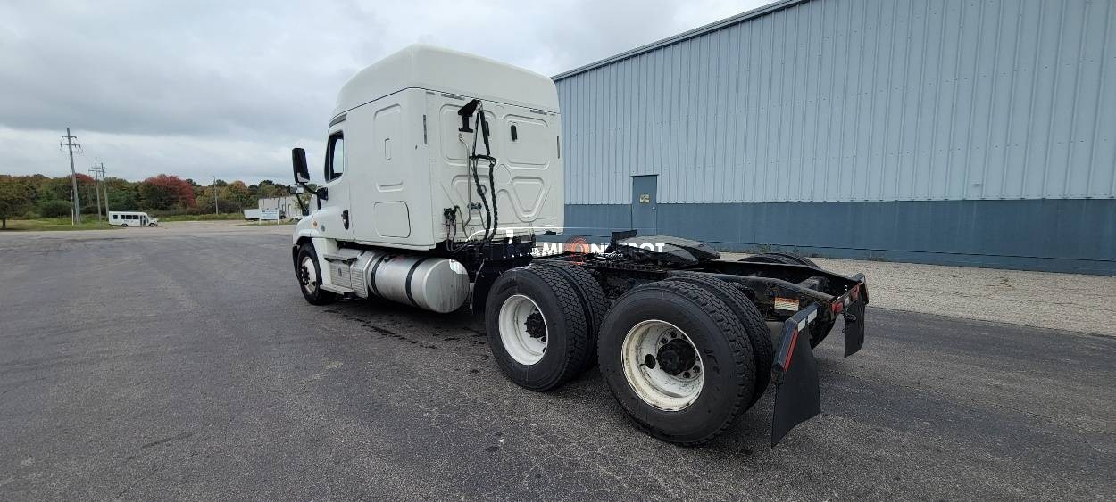 Truck Thumbnail 4