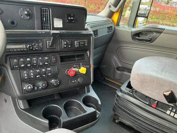 Truck Thumbnail 8