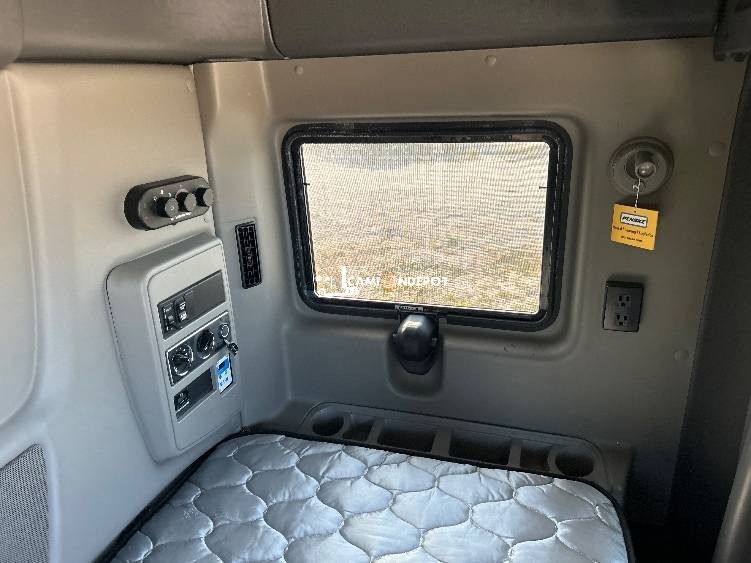 Truck Thumbnail 9