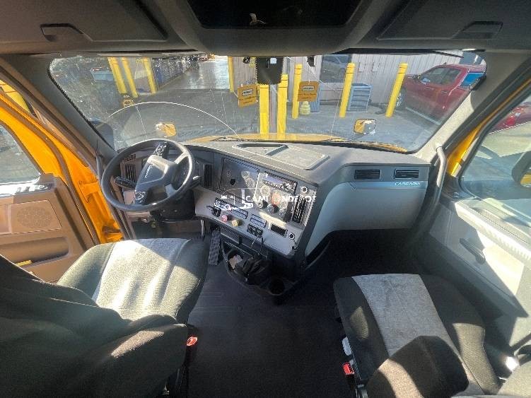 Truck Thumbnail 8